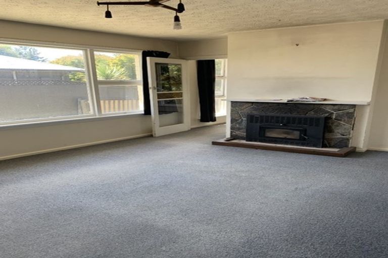 Photo of property in 22 Oriana Crescent, Hornby, Christchurch, 8042