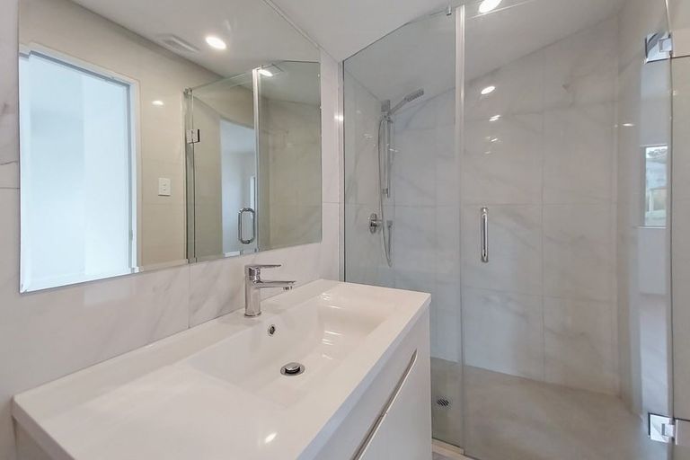 Photo of property in 57c Pleasant Road, Glen Eden, Auckland, 0602