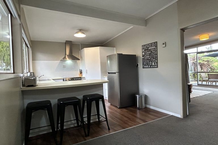 Photo of property in 1/12 Gradwell Place, Two Mile Bay, Taupo, 3330