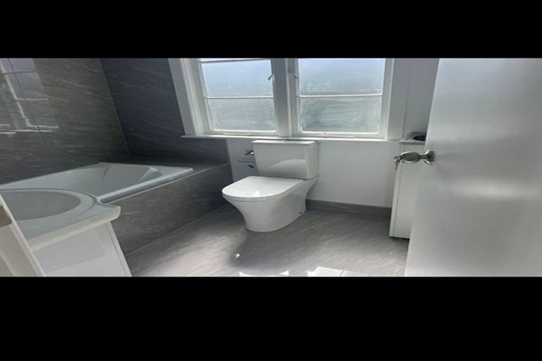 Photo of property in 46 Miro Street, New Lynn, Auckland, 0600