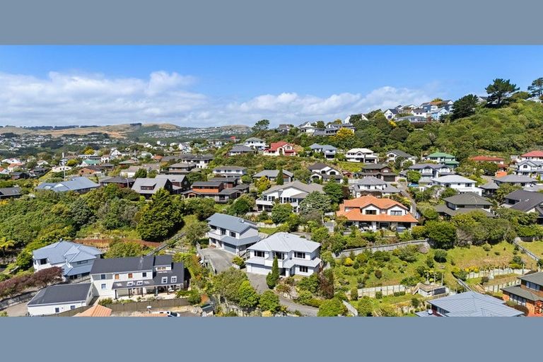 Photo of property in 16 Eastcott Grove, Churton Park, Wellington, 6037