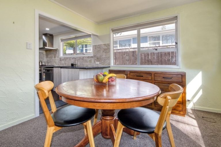 Photo of property in 28 Matama Road, Glen Eden, Auckland, 0602