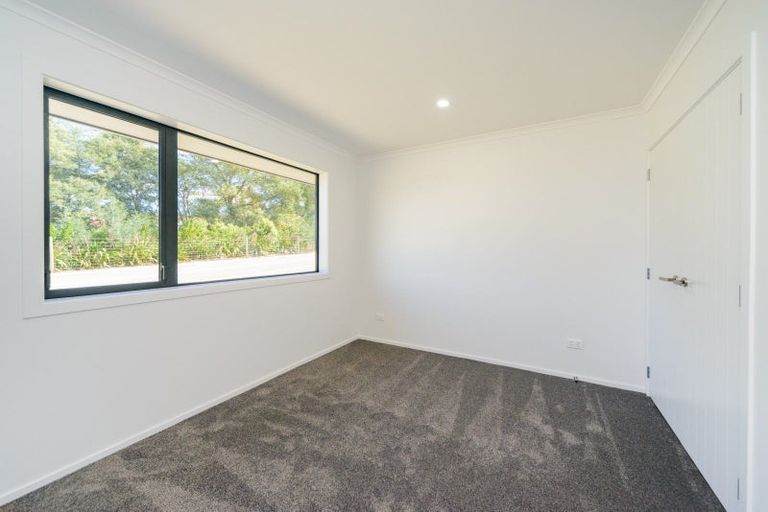 Photo of property in 1 Rangeview Drive, Kelvin Grove, Palmerston North, 4414