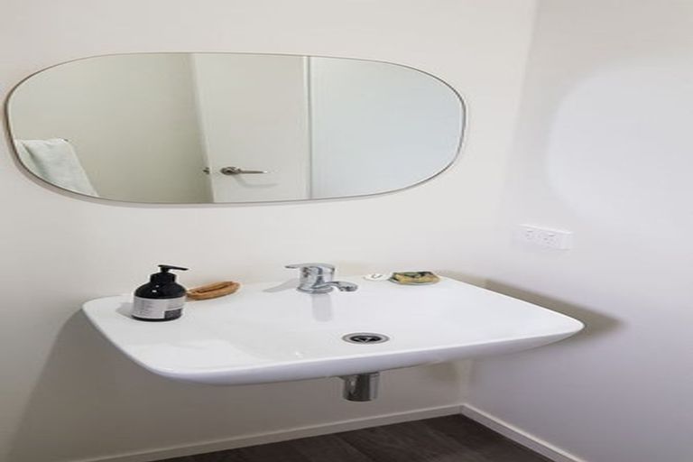 Photo of property in 38a Sunnynook Road, Sunnynook, Auckland, 0620