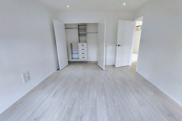 Photo of property in 61 Fernhill Way, Oteha, Auckland, 0632