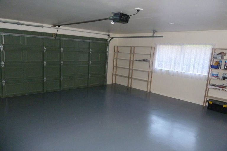 Photo of property in 68a Awaroa Road, Sunnyvale, Auckland, 0612