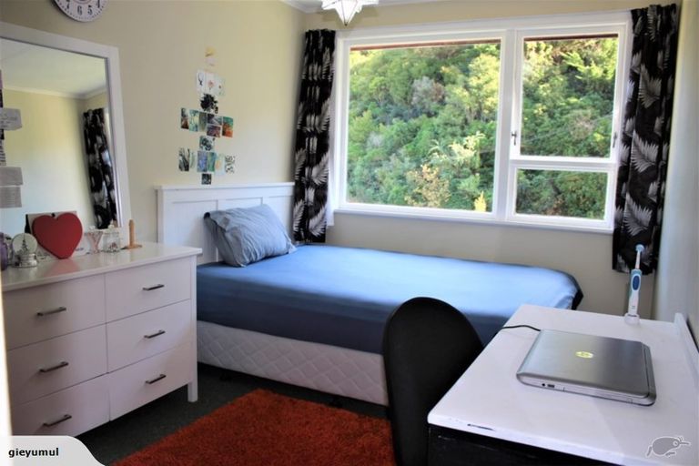 Photo of property in 6 Tobruk Street, Karori, Wellington, 6012