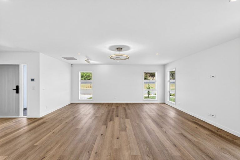 Photo of property in 2 Mohaka Street, Poraiti, 4112
