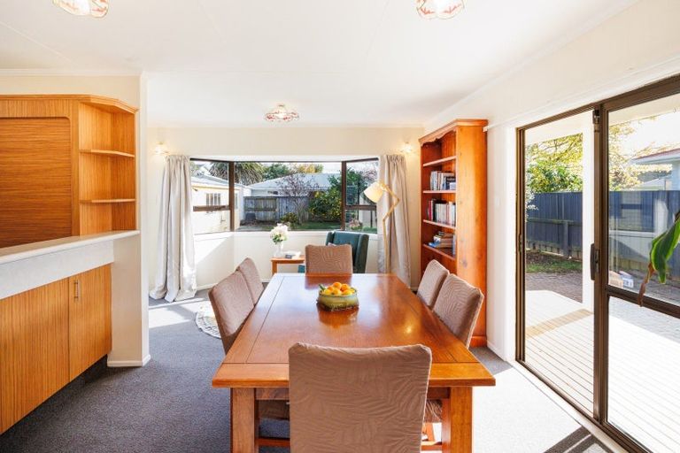 Photo of property in 2 Oban Place, Awapuni, Palmerston North, 4412