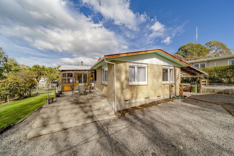 Photo of property in 11 Matthew Street, Waipawa, 4210