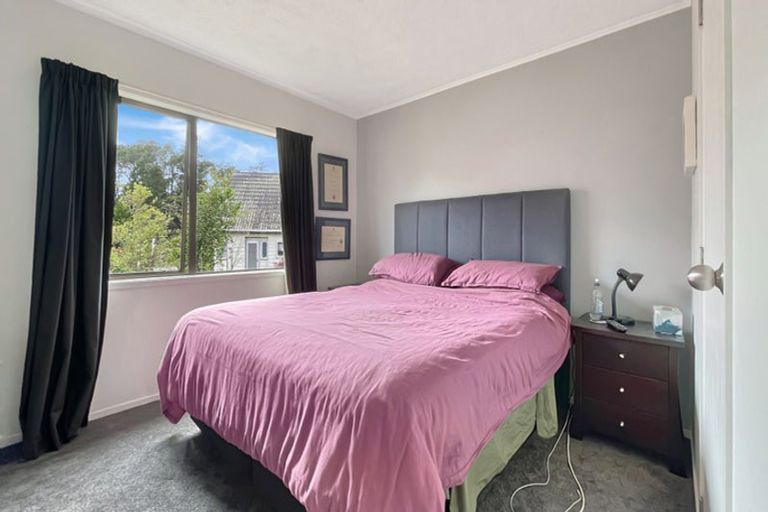 Photo of property in 7 Angeline Place, Massey, Auckland, 0614