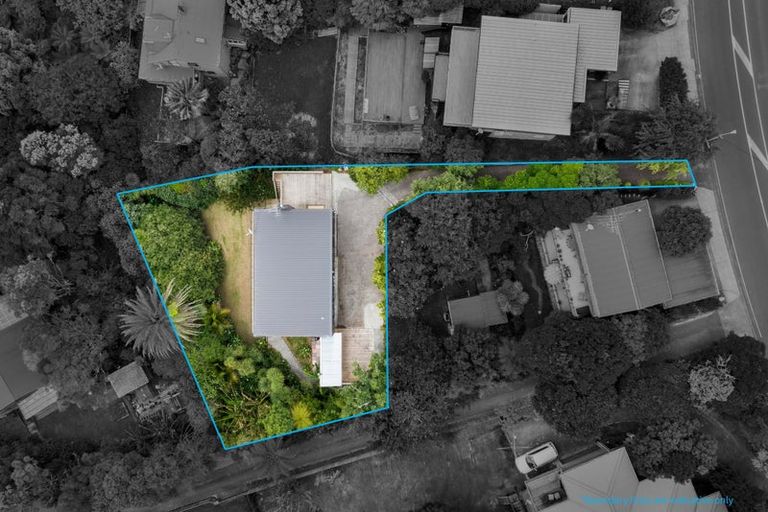 Photo of property in 229a Golf Road, Titirangi, Auckland, 0604