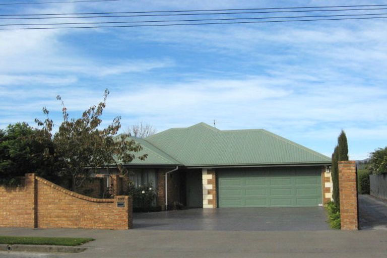 Photo of property in 103a Middlepark Road, Sockburn, Christchurch, 8042