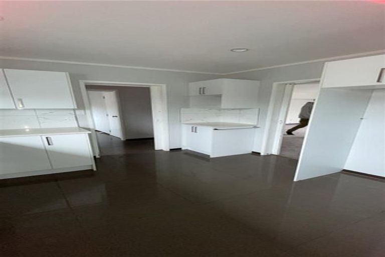 Photo of property in 2/10 Tulloch Place, Conifer Grove, Takanini, 2112