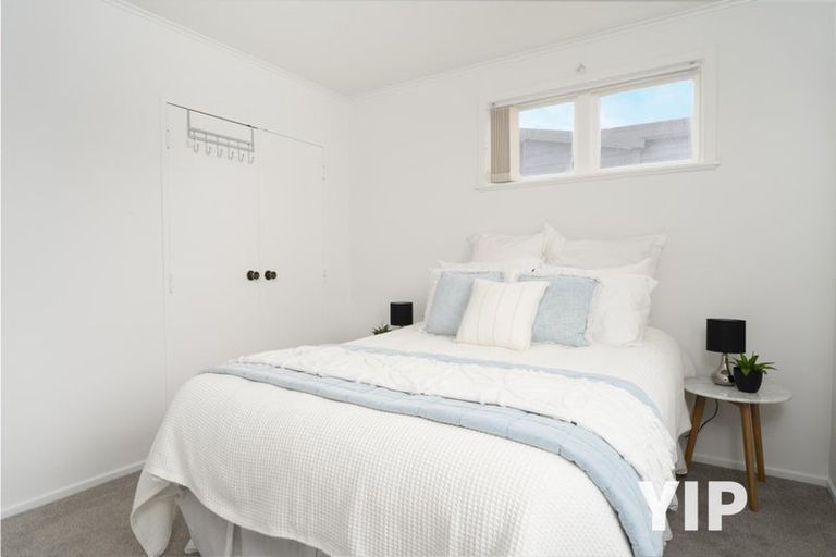 Photo of property in 10 Edgecombe Street, Newlands, Wellington, 6037