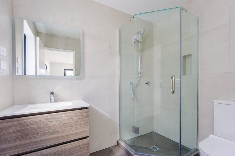 Photo of property in 142 Moore Street, Hillcrest, Auckland, 0627