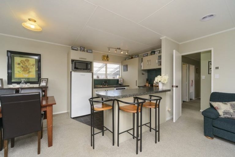 Photo of property in 35 Peter Hall Drive, Kelvin Grove, Palmerston North, 4414