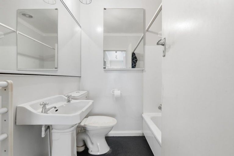 Photo of property in 202 Vogel Street, Roslyn, Palmerston North, 4414