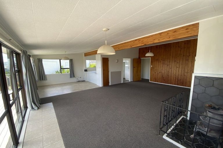 Photo of property in 13 Holiday Road, Stanmore Bay, Whangaparaoa, 0932