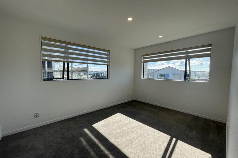 Photo of property in 4 La Bella Road, Hobsonville, Auckland, 0616