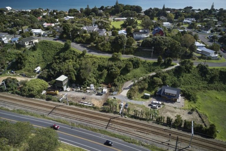 Photo of property in 80 Tilley Road, Paekakariki, 5034