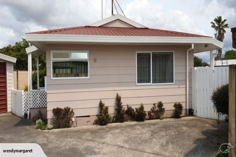 Photo of property in 9b Ross Crescent, Fairfield, Hamilton, 3214