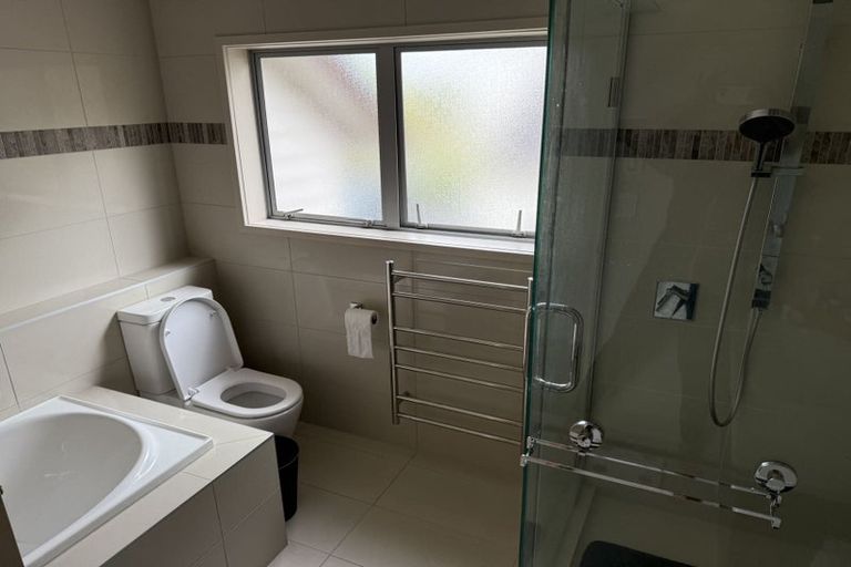 Photo of property in 2 Centaur Close, Albany, Auckland, 0632