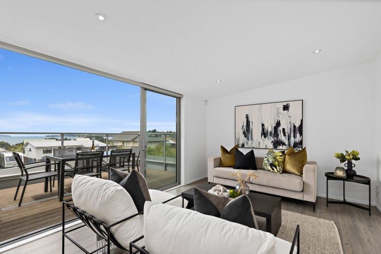 Photo of property in 9 Arohia Place, Snells Beach, 0920