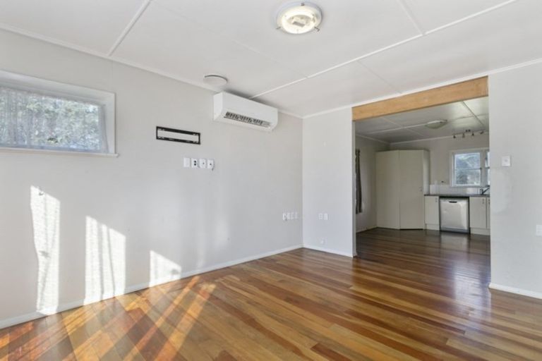 Photo of property in 17 Mckay Street, Wainuiomata, Lower Hutt, 5014