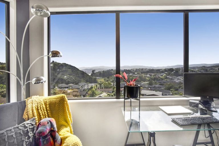 Photo of property in 20 Shackle Lane, Whitby, Porirua, 5024