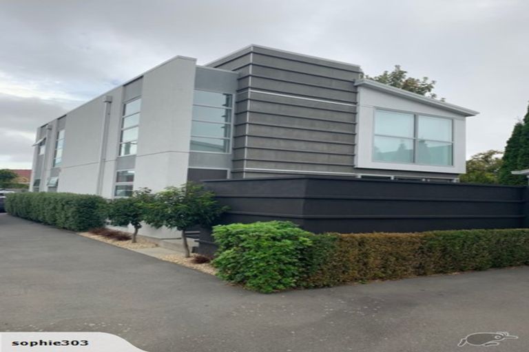 Photo of property in 128 Holly Road, St Albans, Christchurch, 8014