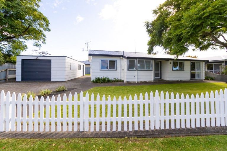 Photo of property in 22 Elliott Street, Taradale, Napier, 4112