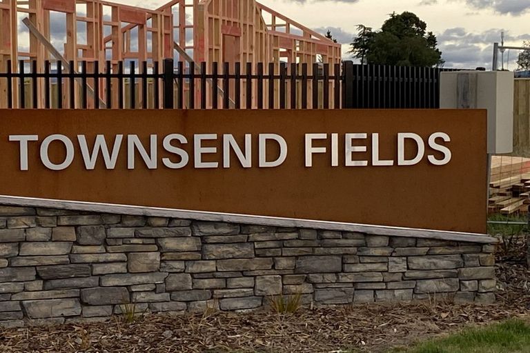 Photo of property in 4 Page Place, Rangiora, 7400