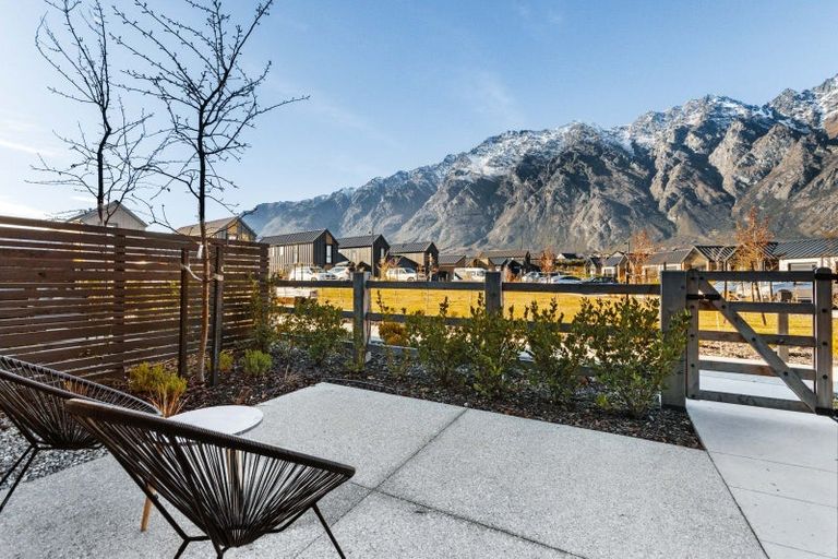 Photo of property in 7 Mcgibbon Lane, Jacks Point, 9371