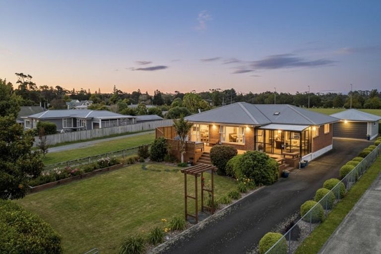Photo of property in 48 Tapu Road, Huapai, Kumeu, 0810