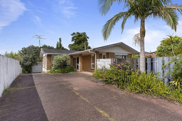Photo of property in 35 Meadway, Sunnyhills, Auckland, 2010