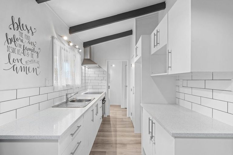 Photo of property in 2/56 Henwood Road, Mangere East, Auckland, 2024