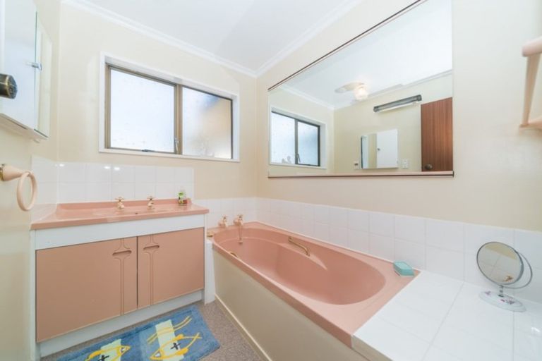 Photo of property in 26 Humphries Place, Awapuni, Palmerston North, 4412
