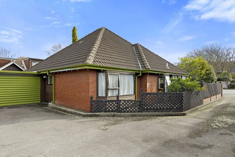 Photo of property in Barton Mews, 1/406 Fergusson Drive, Heretaunga, Upper Hutt, 5018