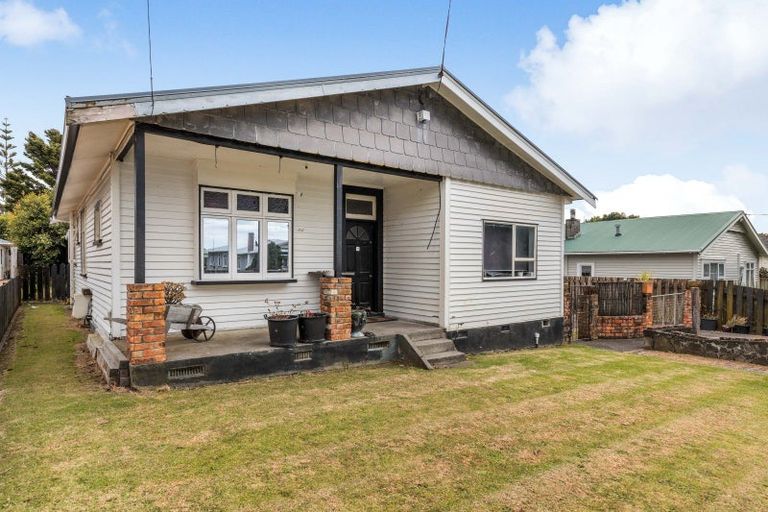 Photo of property in 46 Fitzroy Road, Fitzroy, New Plymouth, 4312