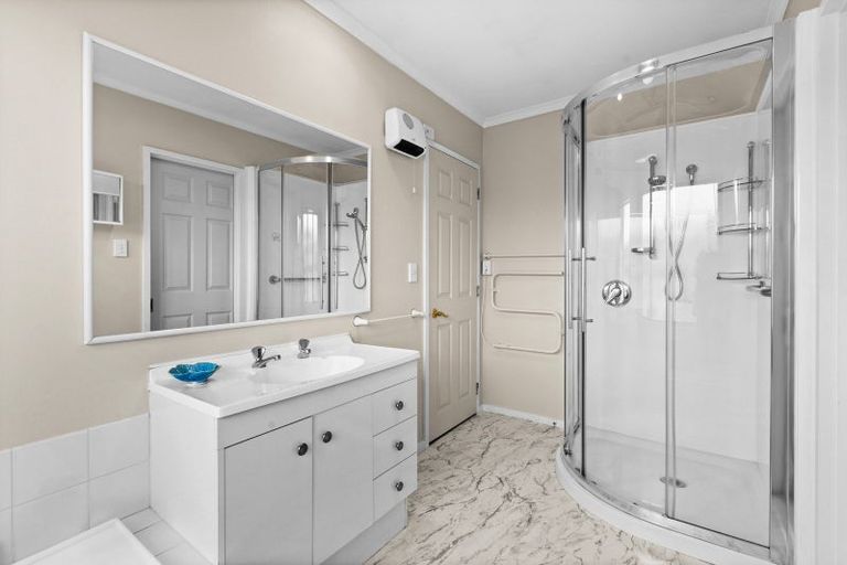 Photo of property in 2/38 Avondale Road, Taradale, Napier, 4112