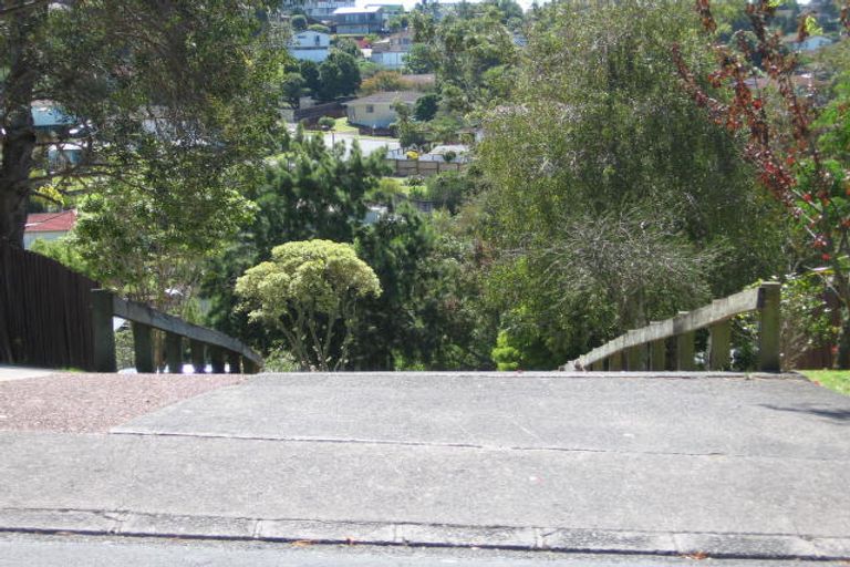 Photo of property in 33 Nor'east Drive, Northcross, Auckland, 0632