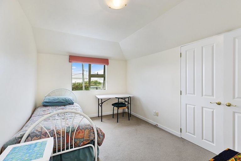 Photo of property in 2/23 Tanera Crescent, Brooklyn, Wellington, 6021