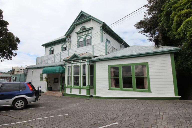 Photo of property in Carillion/the Knoll, 33 Thompson Street, Mount Cook, Wellington, 6011