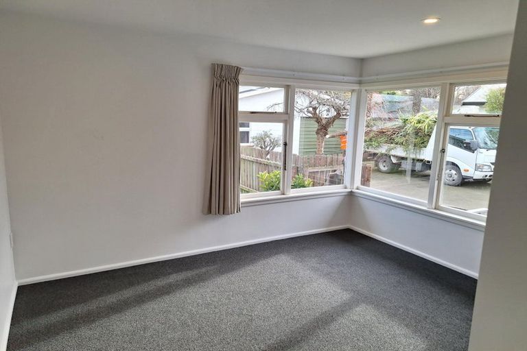 Photo of property in 37 Tintern Avenue, Avonhead, Christchurch, 8042
