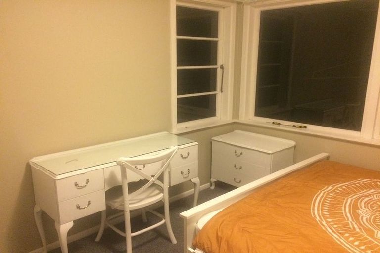 Photo of property in 165 Newlands Road, Newlands, Wellington, 6037