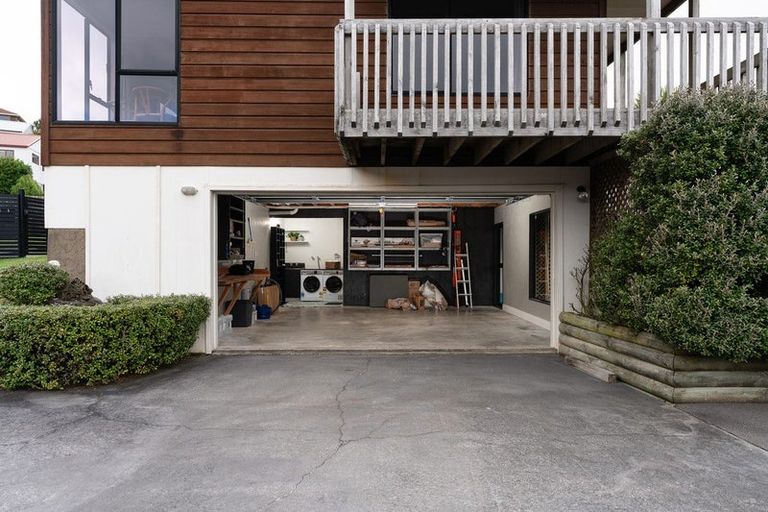 Photo of property in 9 Kapil Grove, Khandallah, Wellington, 6035