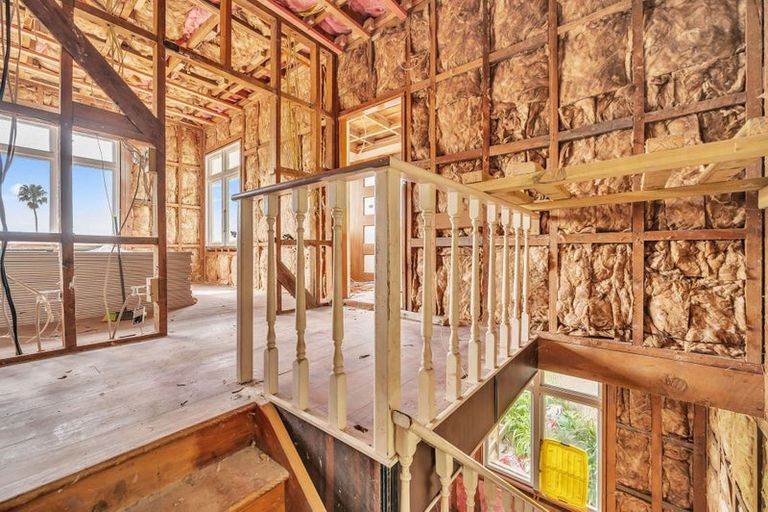 Photo of property in 3 Onslow Road, Bluff Hill, Napier, 4110