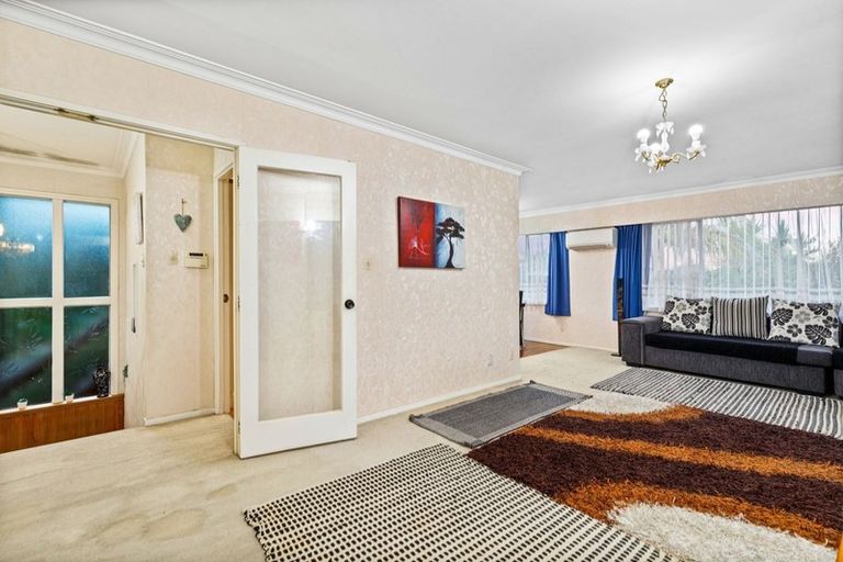 Photo of property in 24 Hartley Terrace, Massey, Auckland, 0614