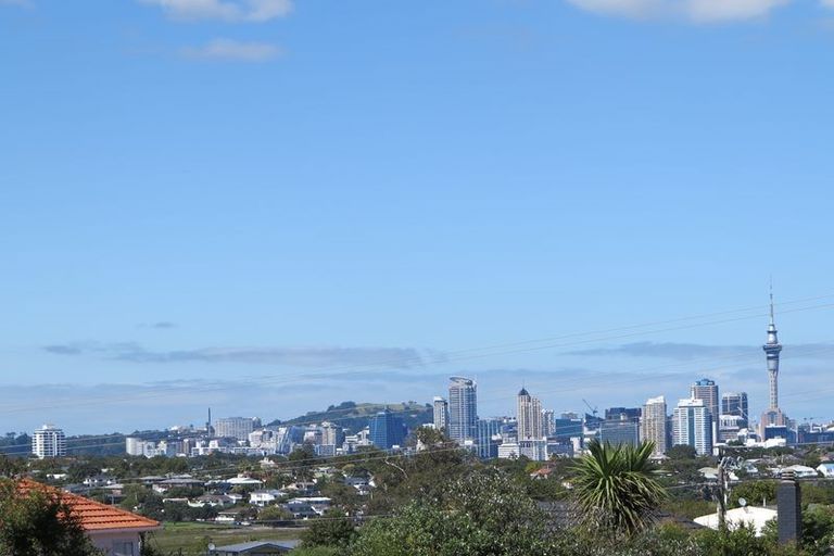 Photo of property in 14 Fentham Road, Hauraki, Auckland, 0622